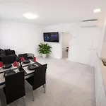 Canteras Center لاس بالماس دي غران كاناريا