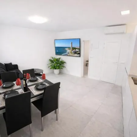 Canteras Center * لاس بالماس دي غران كاناريا